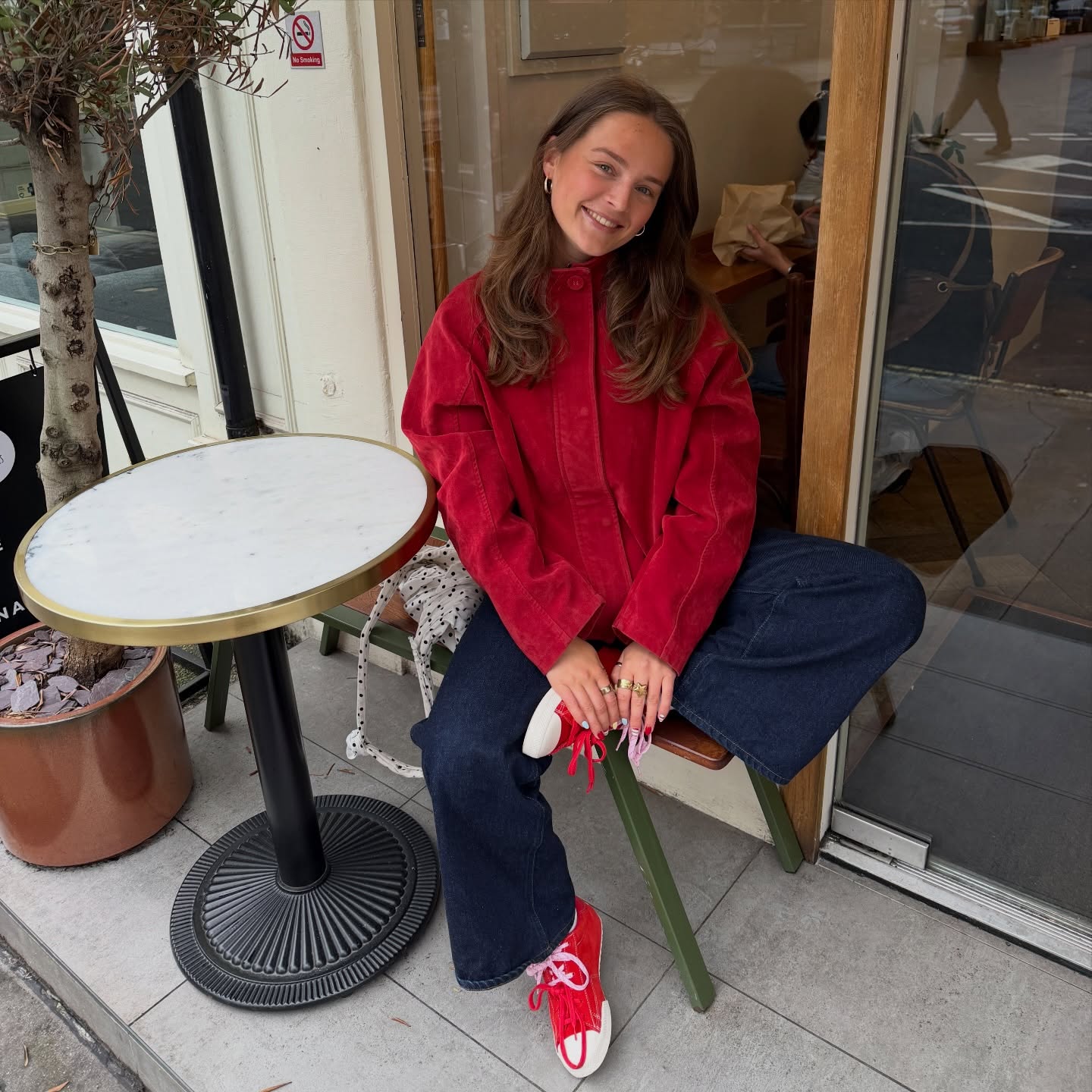 Instagram post by @elinrfj for Schuh. Caption reads: [...] a fabulous day (you deserve it) xxxxxx....