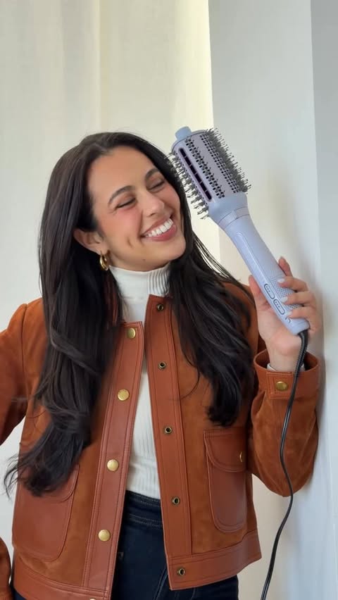 Instagram post by @sarita.cu for Revlon Hair Tools. Caption reads: [...] needs luscious locks🫧🫧🫧 and with....