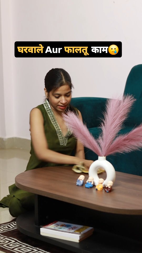 Instagram post by @talks_with_neekita for Airtel. Caption reads: #Ad
Online frauds se toh Airtel bacha lega, par ye....