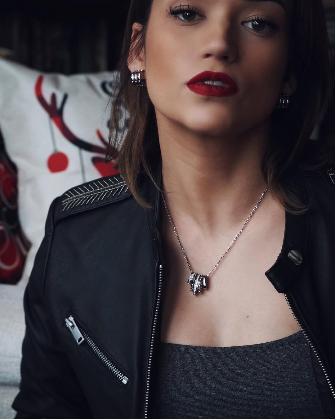 Instagram post by @jcreusgarcia for Morellato. Caption reads: I only wear jewelry on days ending with “y” ✨....