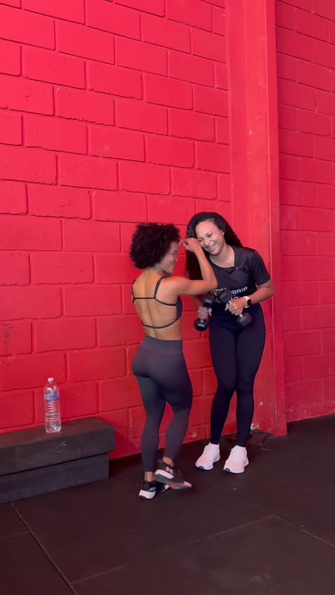 Instagram post by @reserva_da_babadeira for Selfit Academias. Caption reads: Animadíssima kkkk #embaixadorselfit #fy #foryou....