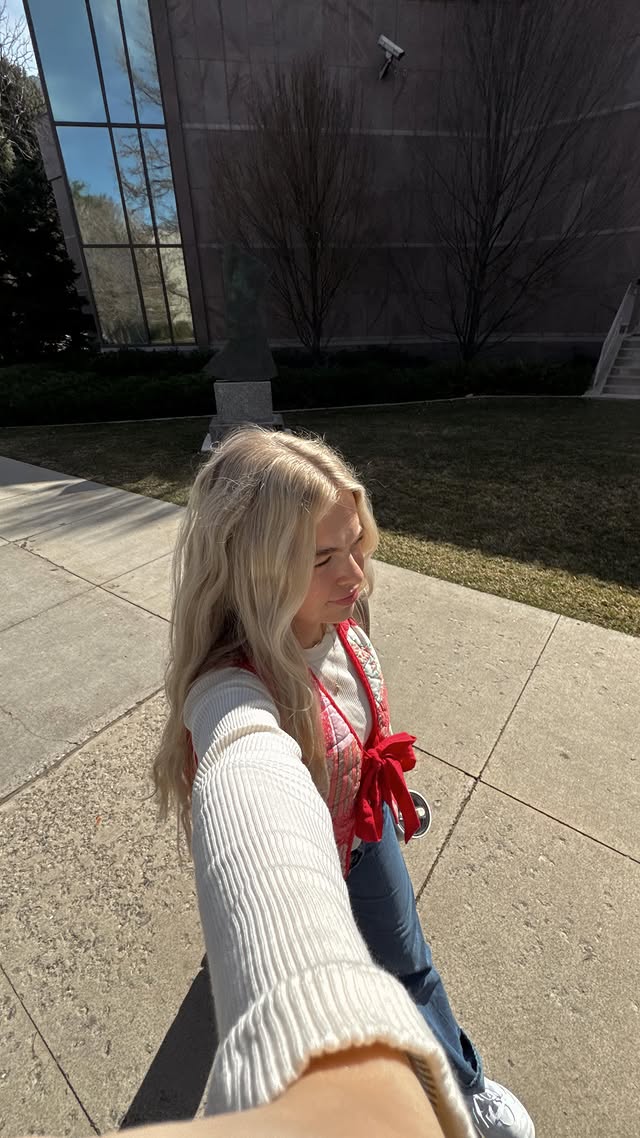 Instagram post by @kennedygpowers for Cake Beauty. Caption reads: [...] get the most voluminous blowout 🫶🎀....