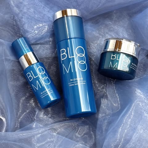 Instagram post by @miara30 for ESSEonline. Caption reads: ESSEファンパーティ2024では、トークショーやセミナーも開催。
会場のセミナーでは、ロート製薬が....