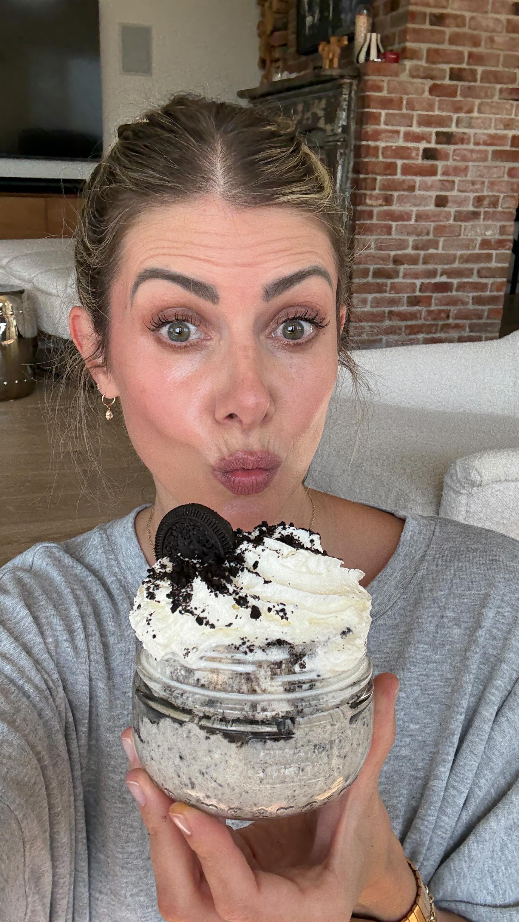 Instagram post by @kellyrizzo for Lifeway Foods. Caption reads: Reinvention?? No-bake Oreo Cheesecake Bowl made....