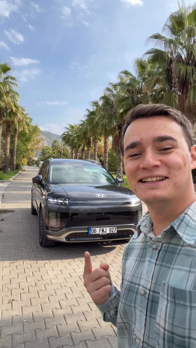 Instagram post by @selmanbozkir for Hyundai. Caption reads: Dev SUV: #ioniq9 deneyimlerim! #reklam @hyundaitr....