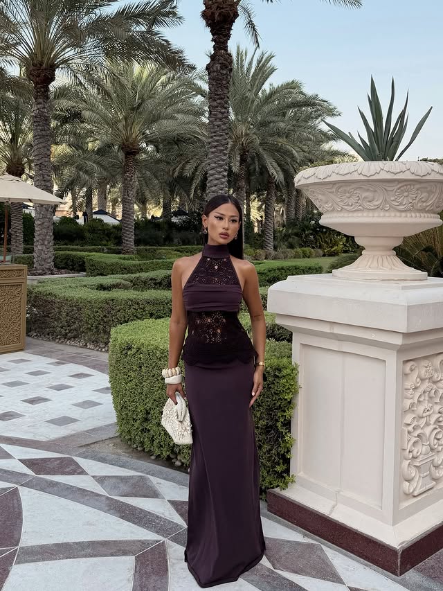 Instagram post by @lidyarosed for MESHKI. Caption reads: Resort state of mind @meshki #meshkipartner.