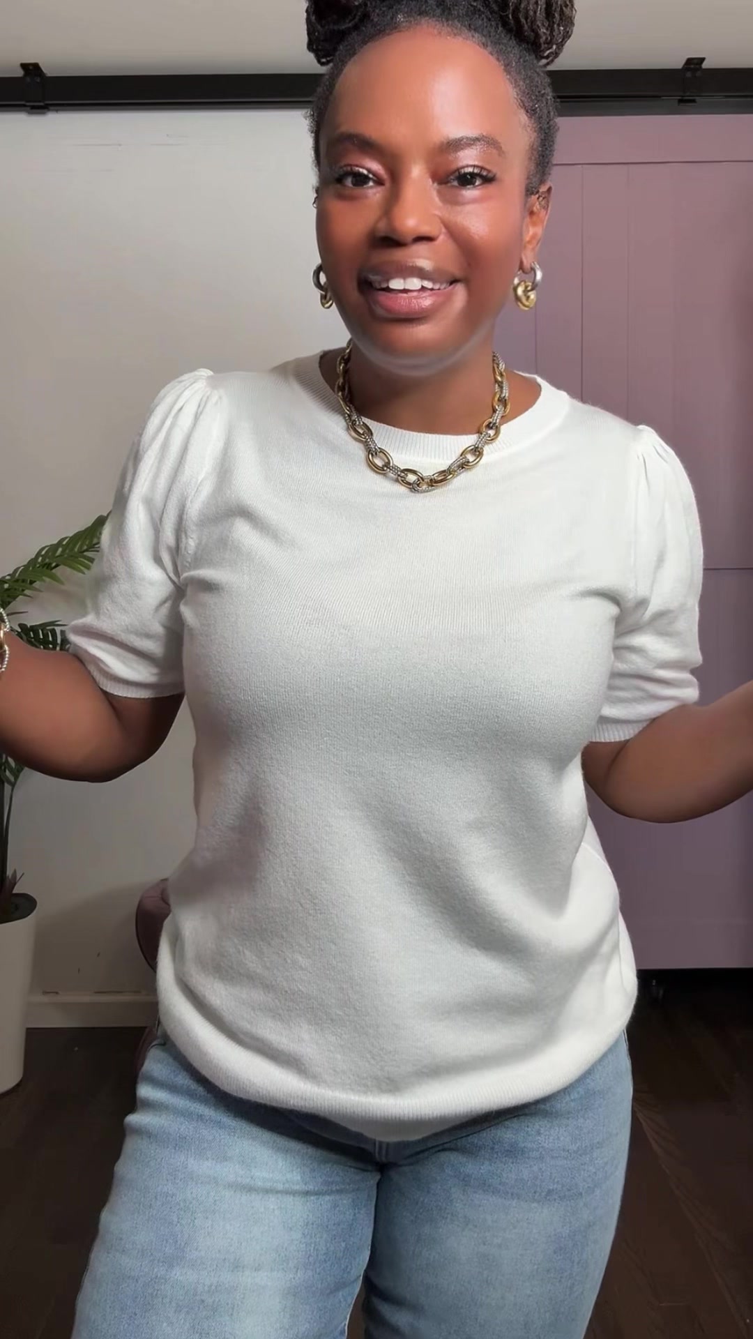 TikTok post by @theelboogy for OFEEFAN. Caption reads: @OFEEFAN OFEEFAN Women's Puff Short Sleeve 2025....