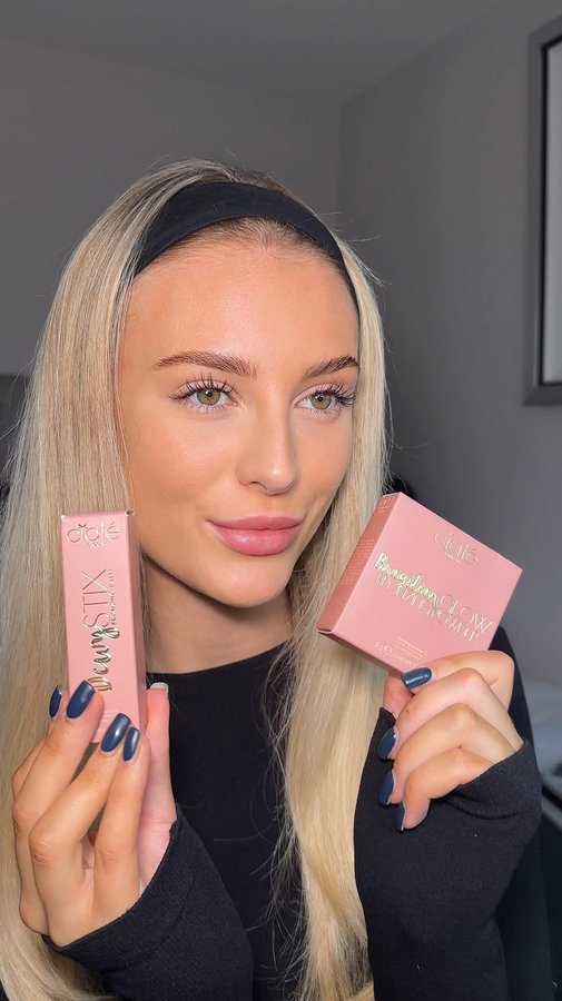 Instagram post by @indiahillback for Ciaté London. Caption reads: The perfect last minute Christmas gift....