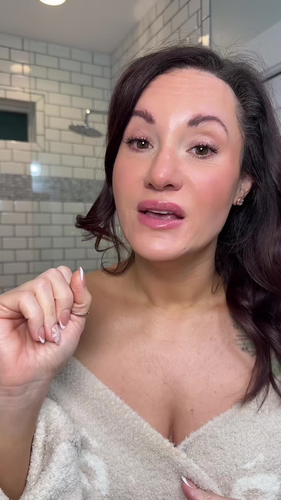 TikTok post by @niya_rn0 for DRMTLGY. Caption reads: DRMTLGY Retinol Body Lotion is formulated to....