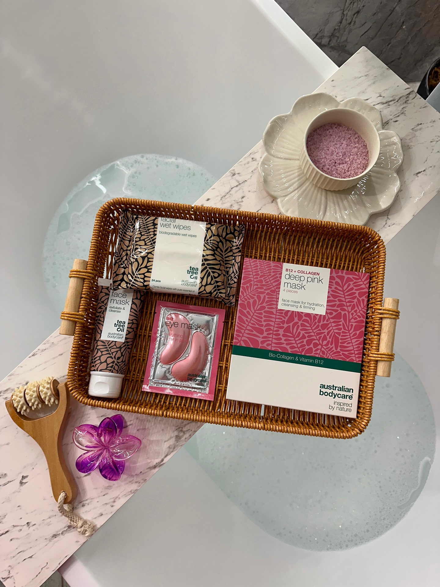 Instagram post by @mk_majaklimek for Australian Bodycare. Caption reads: Czeeeść 💕

Dzisiaj pokażę Wam trochę nowości u....