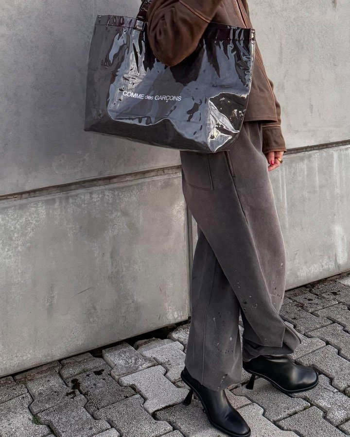 Instagram post by @tusikoo for Le Specs. Caption reads: • @commedesgarcons 
• @lespecs 
• @martinez 
•....