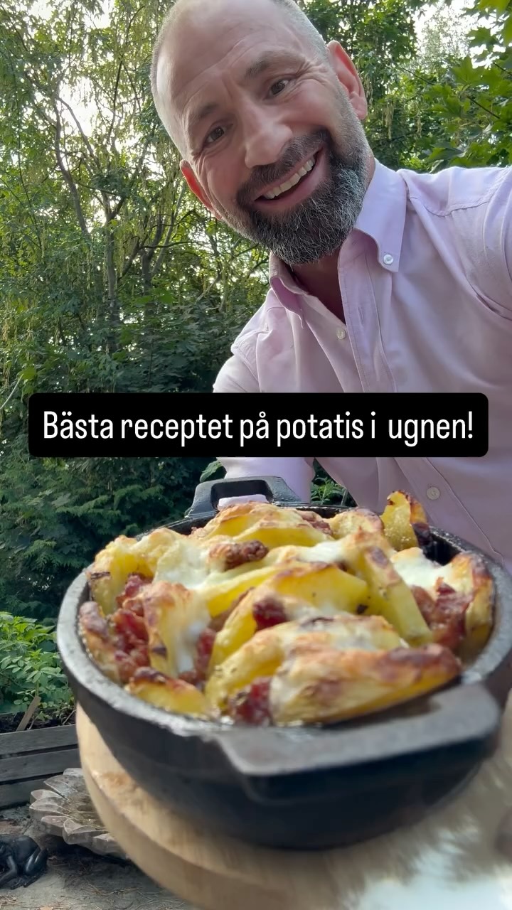 Instagram post by @1paolo2 for Robertos Shop. Caption reads: Bästa receptet på potatis i ugnen! 
Teglia di....