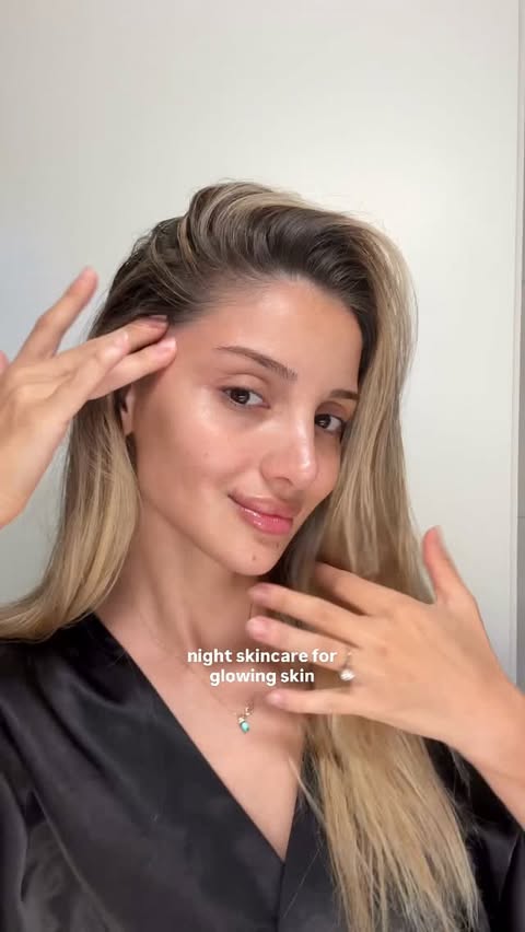 Instagram post by @busracangultekn for Origins. Caption reads: Nightcare: mamma time 🤍 @origins Checks and....