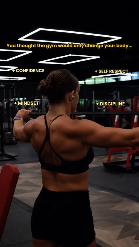Instagram post by @janellejfitness for Alpha Lion. Caption reads: [...] I get my supplements from @alpha.lion....