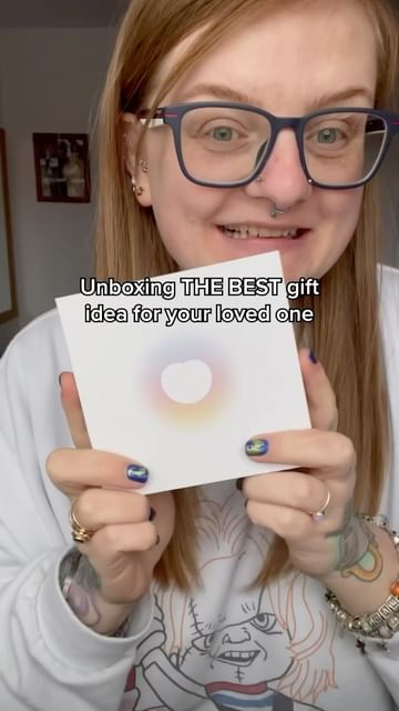 Instagram post by @themowattfamily_ for Bond Touch. Caption reads: [...] feel your loved ones heartbeats.

ad| Bond....