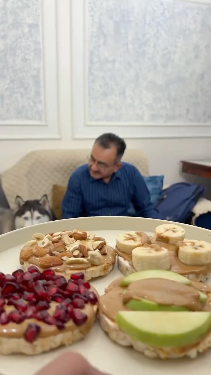 Instagram post by @the_foodie_guy___ for Pintola. Caption reads: Quick and healthy Breakfast

Nothing beats a....