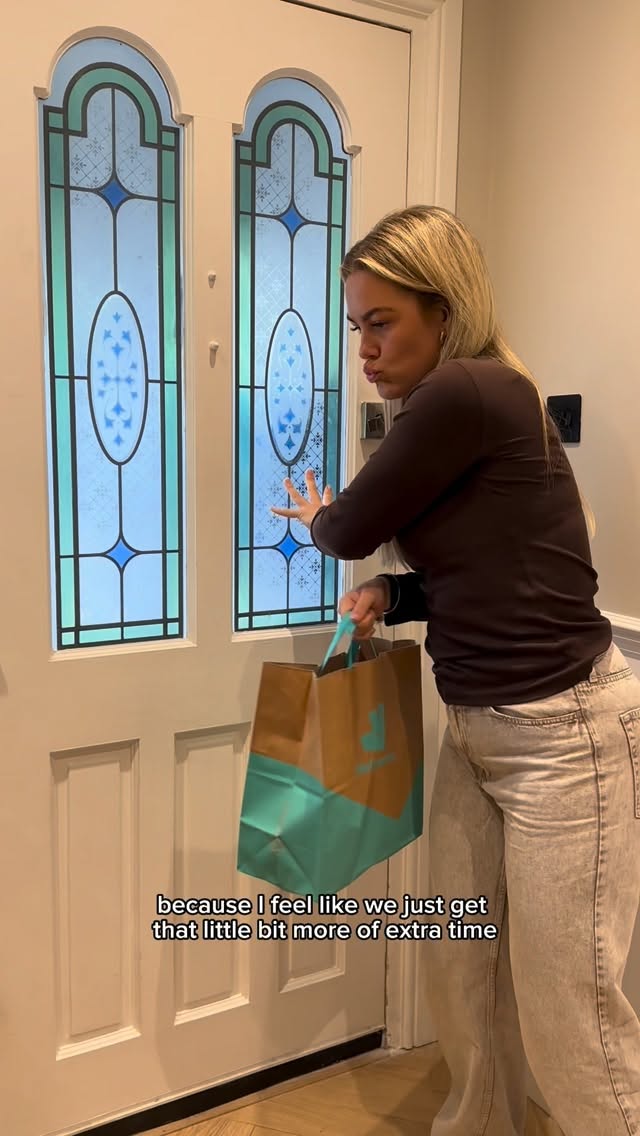 Instagram post by @lifewiththemancs for Deliveroo. Caption reads: AD Family Dinneroo, new to @deliveroo was such....