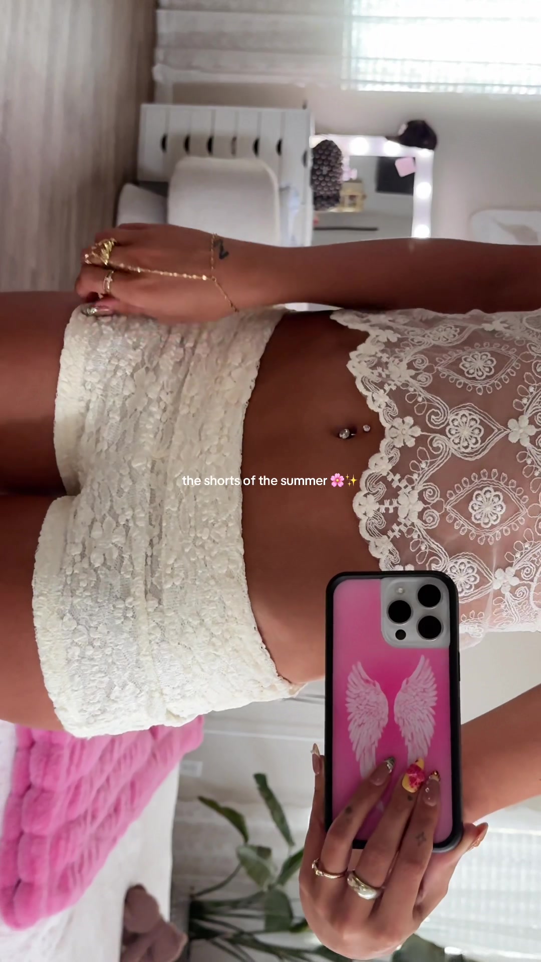 TikTok post by an influencer for Windsor. Caption reads: @windsorstore 💗 #summeroutfits [...].