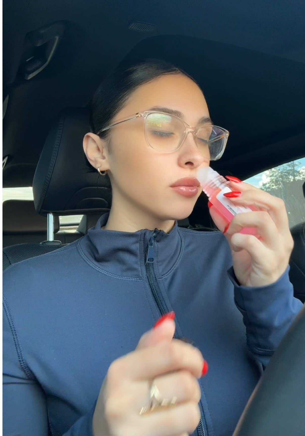 TikTok post by @alejandraapartidaa for DLA COSMETICS. Caption reads: @DLA COSMETICS amo 😍🫰🏻 [...].