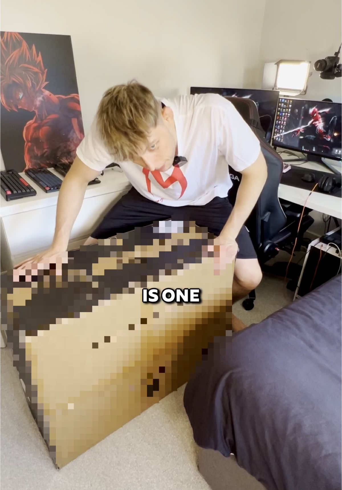 TikTok post by @jamesflux_ for Blacklyte. Caption reads: NEW The Blacklyte Kraken Pro Gaming Chair Is [...].