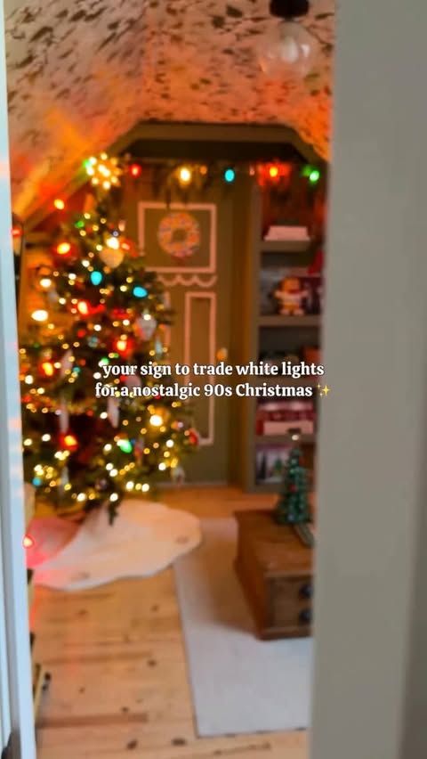 Instagram post by an influencer for Wayfair. Caption reads: [...] i love these 90s lights from @wayfair - and....