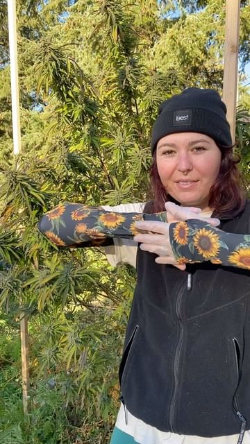 Instagram post by @queenofthesungrown for Farmers Defense. Caption reads: #ad Check out these sleeves from @farmersdefense !....