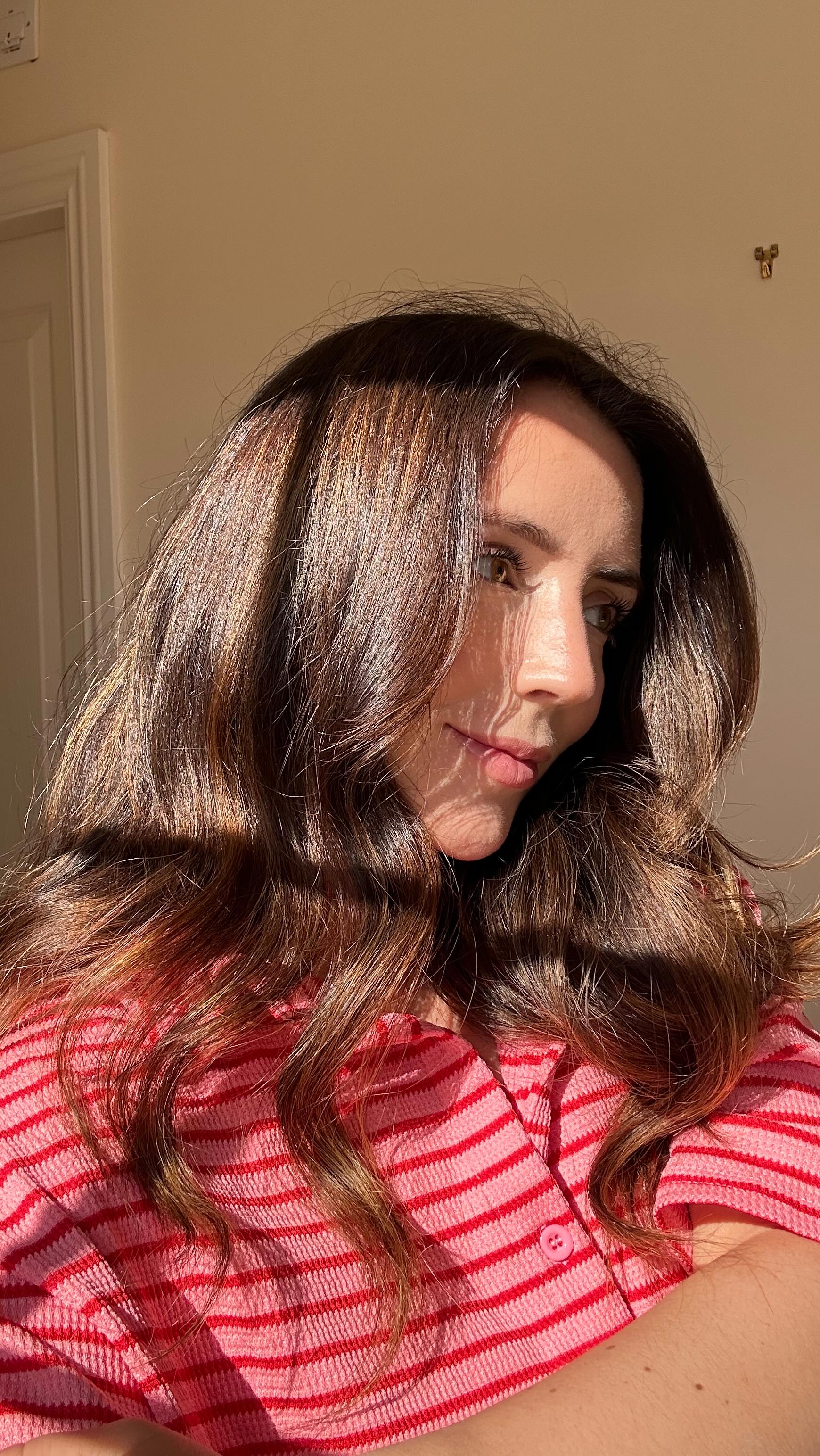 Instagram post by @mrsrebeccahobson for NATURTINT. Caption reads: [...] colouring my hair at home easier with....