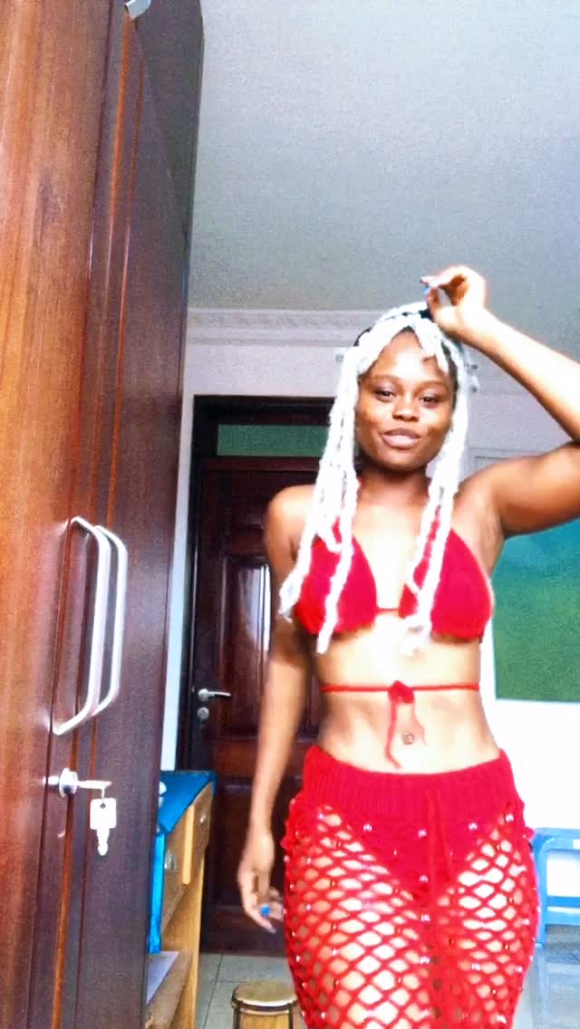 Instagram post by @maddymaznaz for BentleyRecords.io. Caption reads: .