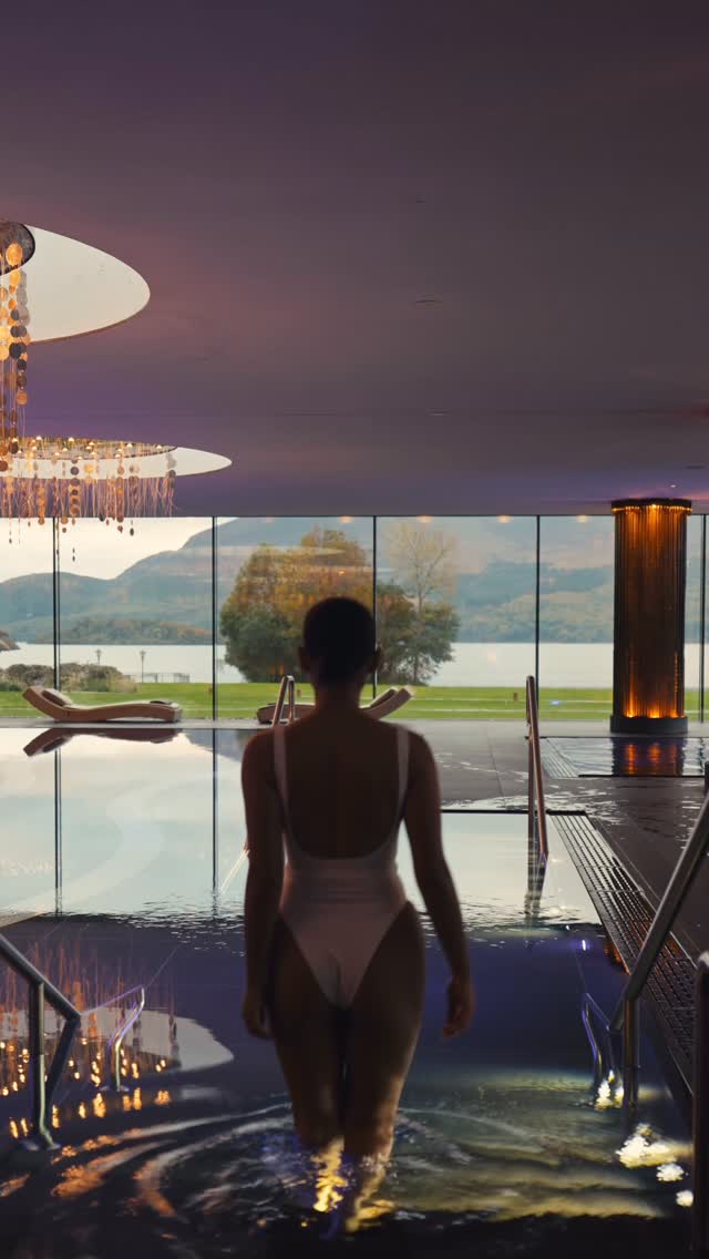 Instagram post by an influencer for ESPA. Caption reads: [...] and wrapped in quiet warmth, @espaskincare....