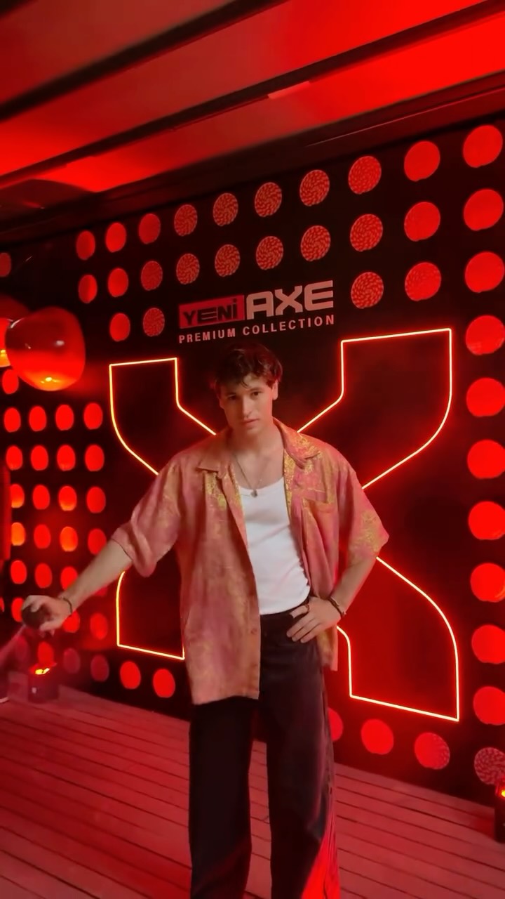 Instagram post by @ragibnarin for AXE. Caption reads: Akşam keyifli bir etkinliğe katılmadan önce....