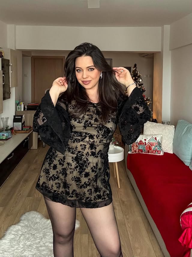 Instagram post by @stanciudiana for Retro Stage. Caption reads: This combo 🖤

@retrostage.fr @retrostagede [...].