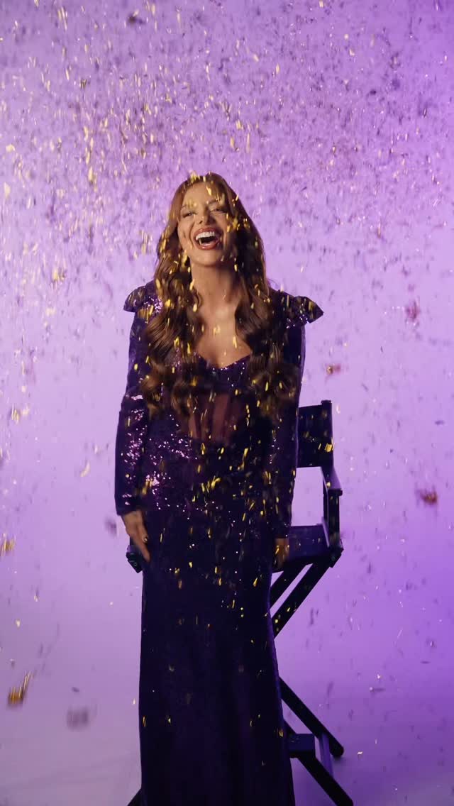 Instagram post by @evelynregly for Embelleze. Caption reads: ✨✨✨ Começou a maior promoção da história da....