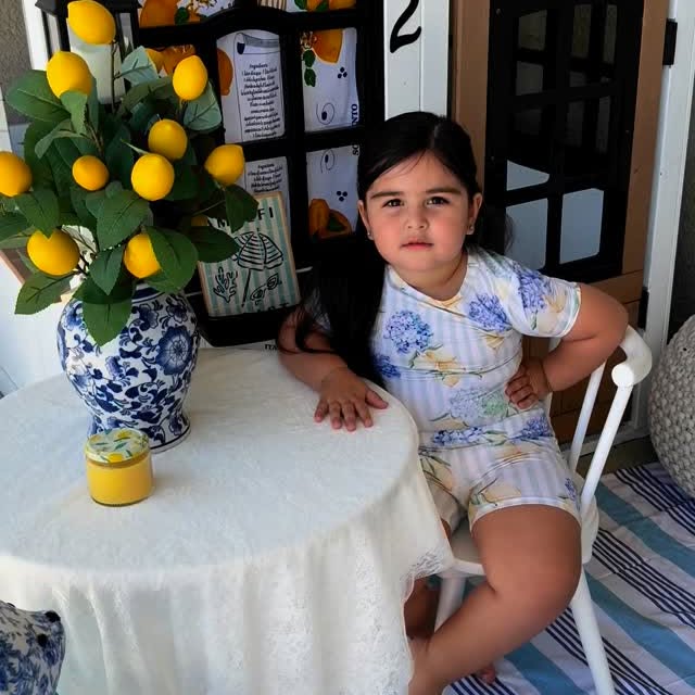 Instagram post by an influencer for Posh Peanut. Caption reads: [...] vibes home 🇮🇹🍋✨ With @poshpeanut dreamy....