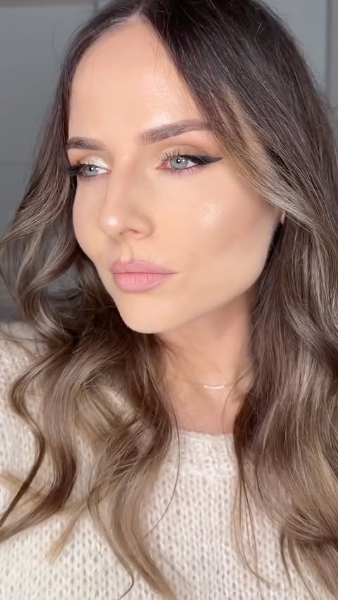 Instagram post by @makeup.by.asta for Catrice Cosmetics. Caption reads: Who even was I 👀 🤭 recreating the glamour of....