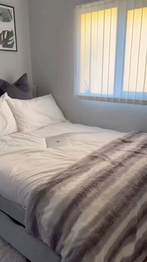 Instagram post by @aliyahmariabee for Arista Living. Caption reads: [...] a life saver! I got my
new bed from....