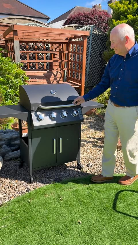 Instagram post by @two_jays_2 for Aosom. Caption reads: [...] we tried out this Gas Barbecue from @aosomuk....