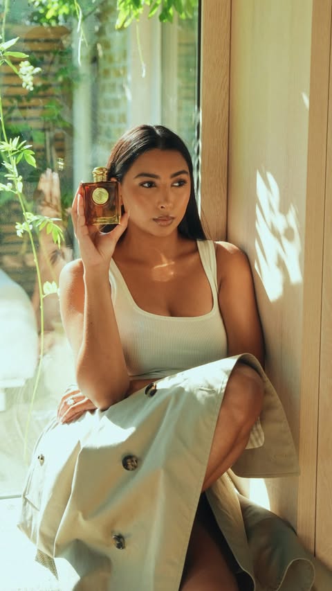 Instagram post by @noorieana for Burberry. Caption reads: [...] and a touch of maple sweetness in Burberry....