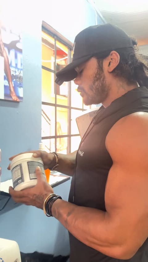 Instagram post by @ifbbpro_trainwithshane for Evogen Nutrition. Caption reads: Saturday Chest Day Pump ‼️ With @evogennutrition....