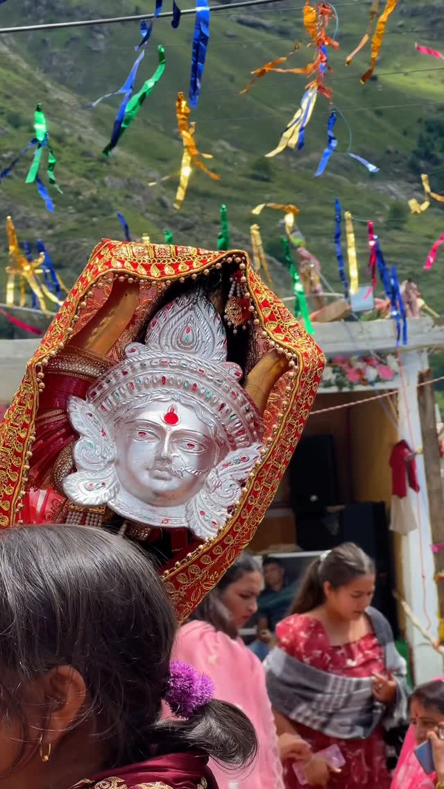 Instagram post by @arjunrana______ for Sri Mandir. Caption reads: This Navratri, feel Maa Durga’s blessings and rise....