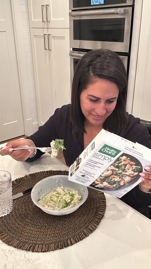 Instagram post by @onesweetpiece for Healthy Choice. Caption reads: We are back in the swing of things and the mom....