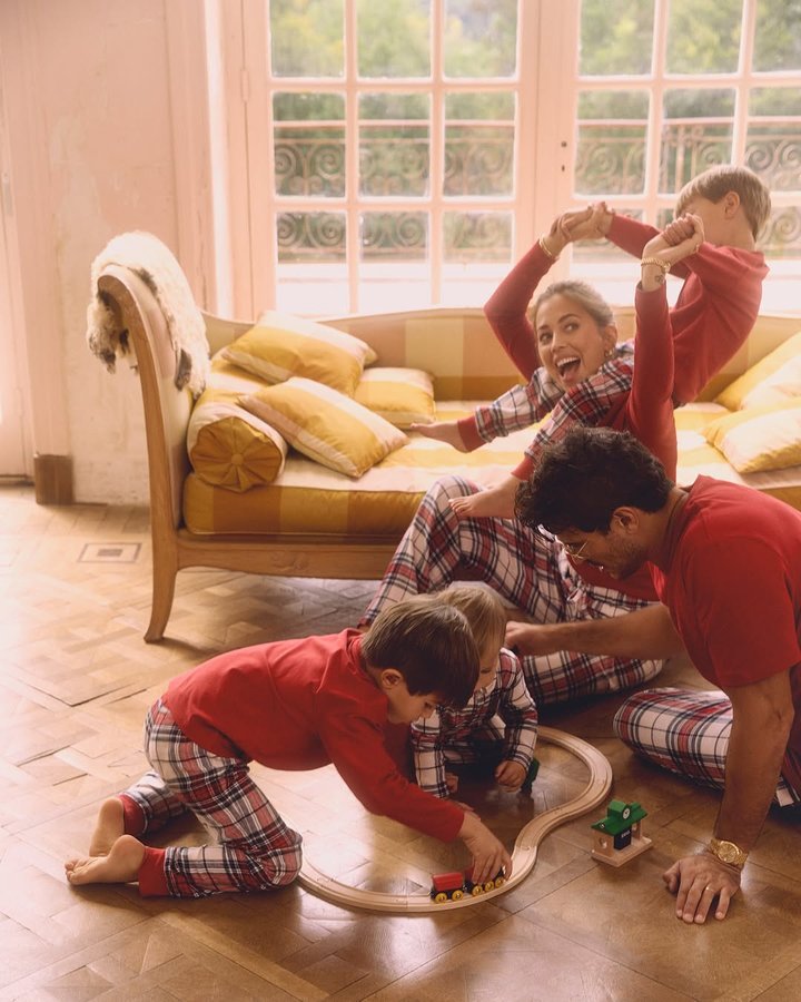 Instagram post by @kenzas for Cubus. Caption reads: Reklam för Cubus - Me and my family are fronting....