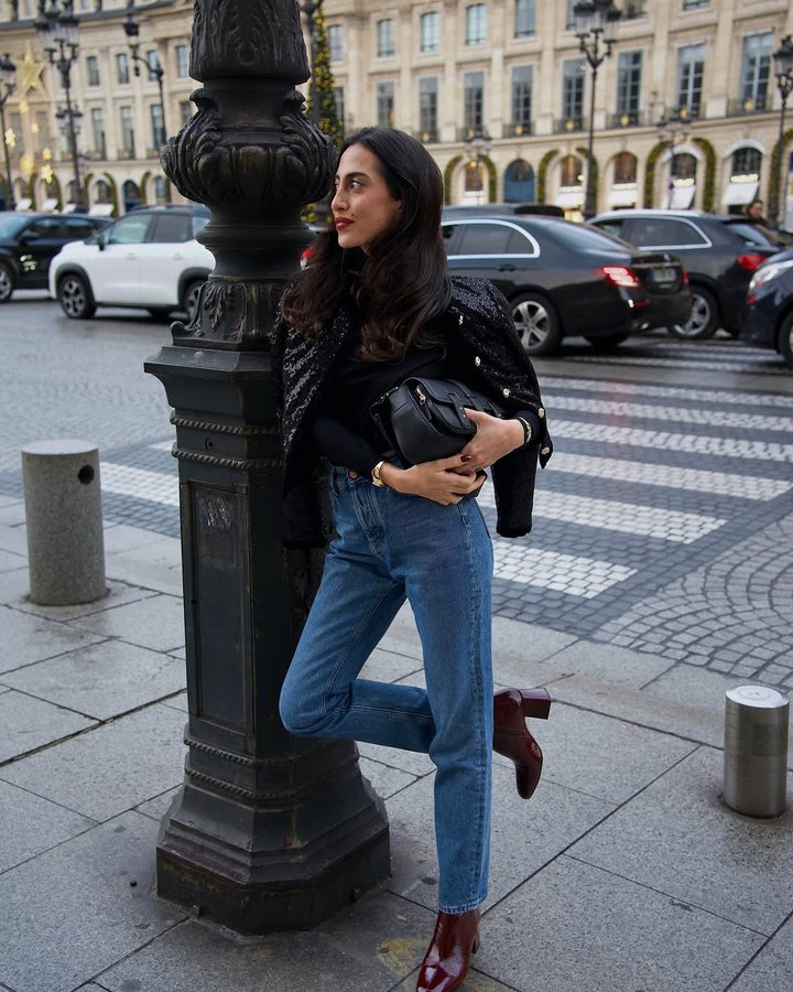 Instagram post by @taina.csg for Petite Mendigote. Caption reads: The glitter season @petitemendigote ✨ -....