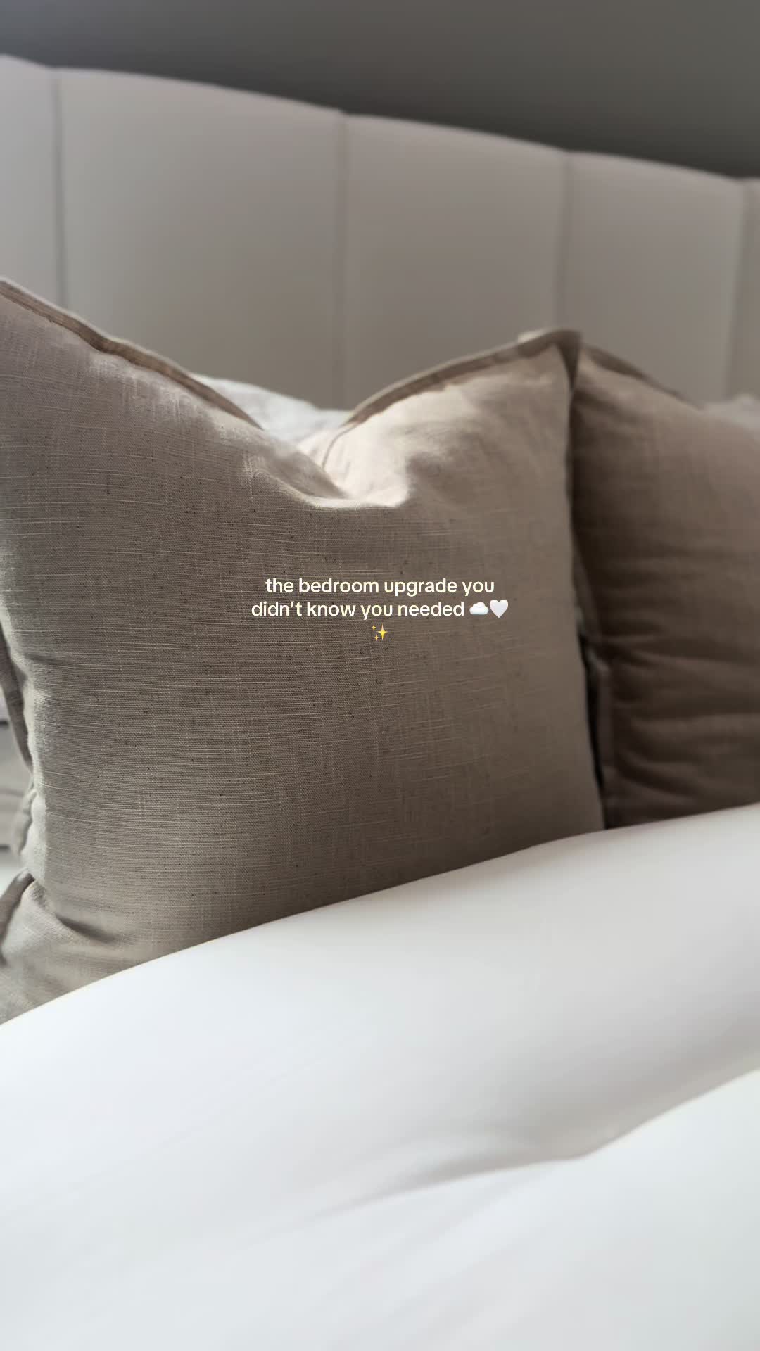 TikTok post by @yulissaas_ for Lux Decor Collection. Caption reads: [...] more cozy and put together 😮‍💨 @Lux Decor....