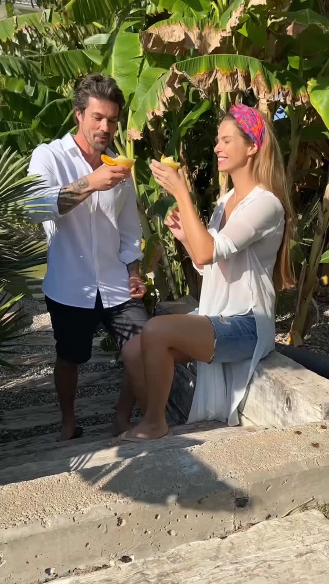 Instagram post by @gacemerburak for arcelik. Caption reads: Sıcak havalarda en lezzetli çözüm; Arçelik Slush....