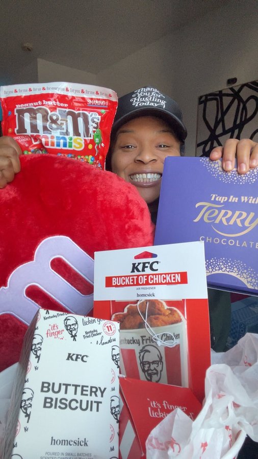 Instagram post by @munchwithdes for AriZona Iced Tea. Caption reads: It’s been a while since I did a PR Box Unboxing....