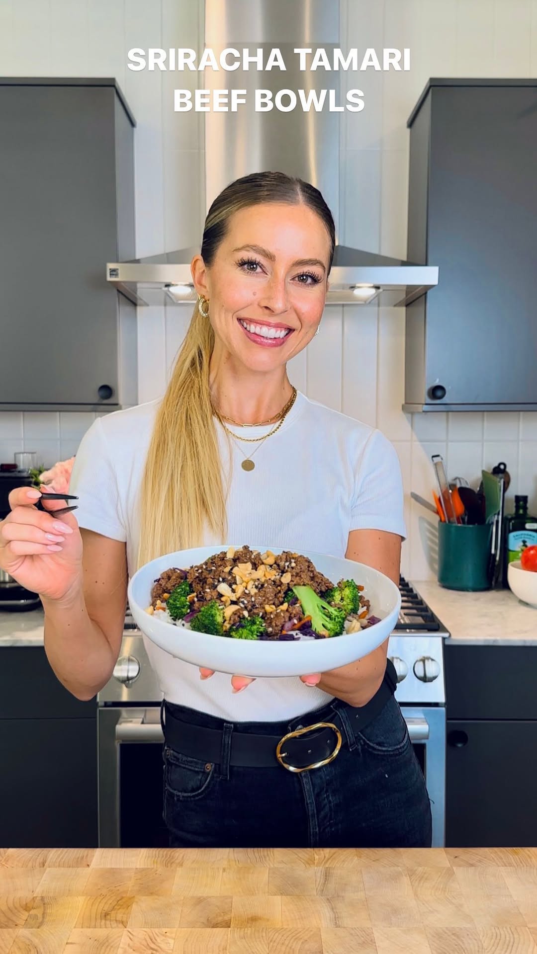 Instagram post by @olivia.adriance for Green Chef. Caption reads: Let’s make SRIRACHA TAMARI BEEF BOWLS courtesy of....