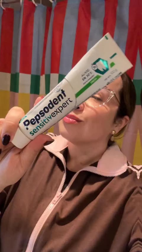 Instagram post by @moyrachellew for Pepsodent. Caption reads: Vive tu vida tranqui con @pepsodent_cl y Pepsodent....