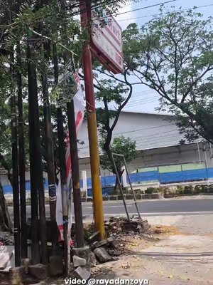 TikTok post by @rayadanzoya for Fumakilla. Caption reads: Fumakilla Antinyamuk Vape Elektrik Set + Kabel....