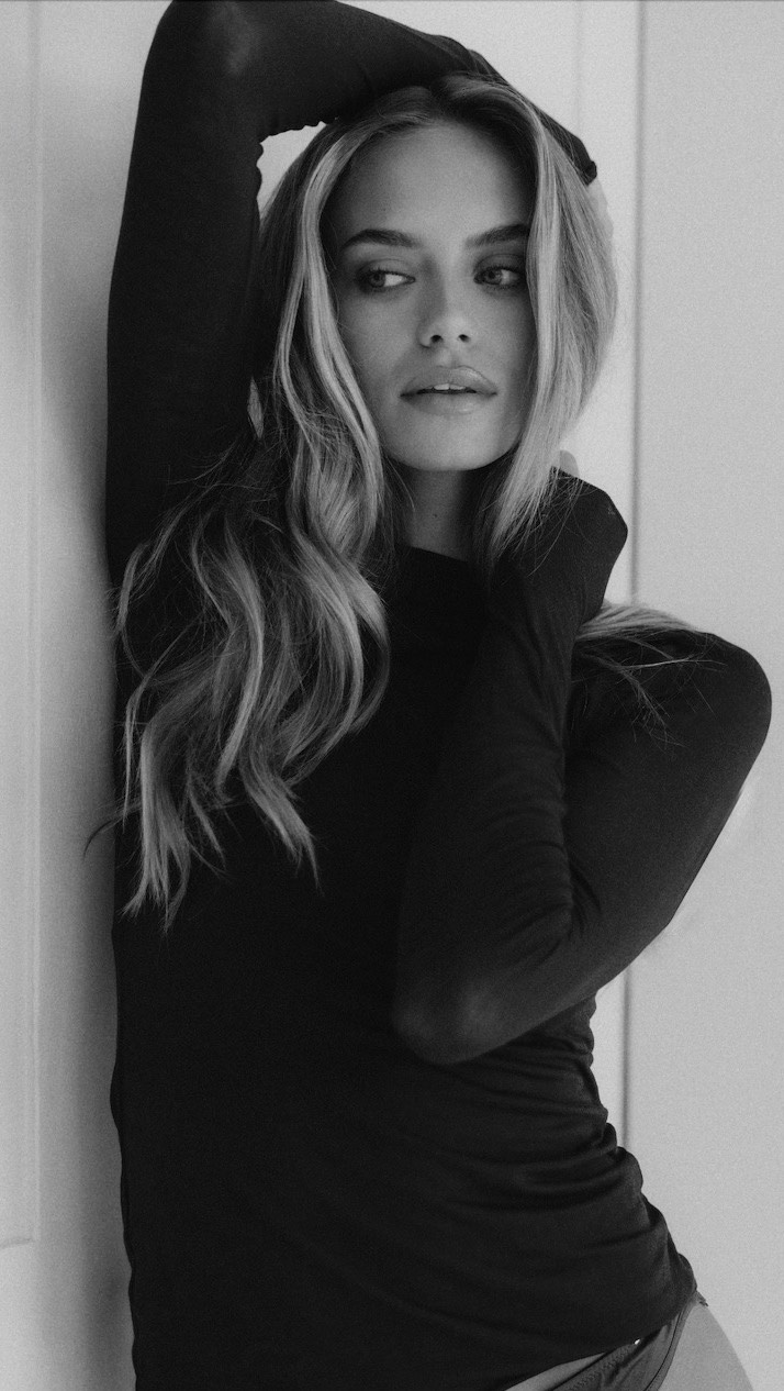 Instagram post by @lailahasanovic for Hunkemöller. Caption reads: advertisement | a soft layer for whatever the day....