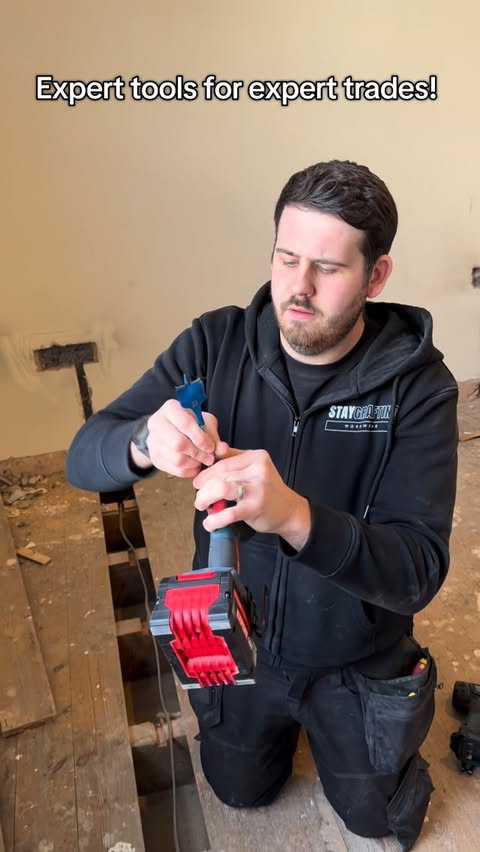 Instagram post by @omelectrical_ for Screwfix. Caption reads: Expert range now available @screwfix_uk #AD #tools....